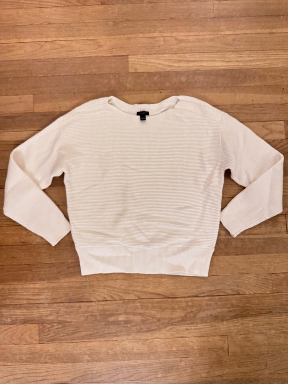 Ann Taylor Women's White Ribbed Long Sleeve Sweater - Size S
b62